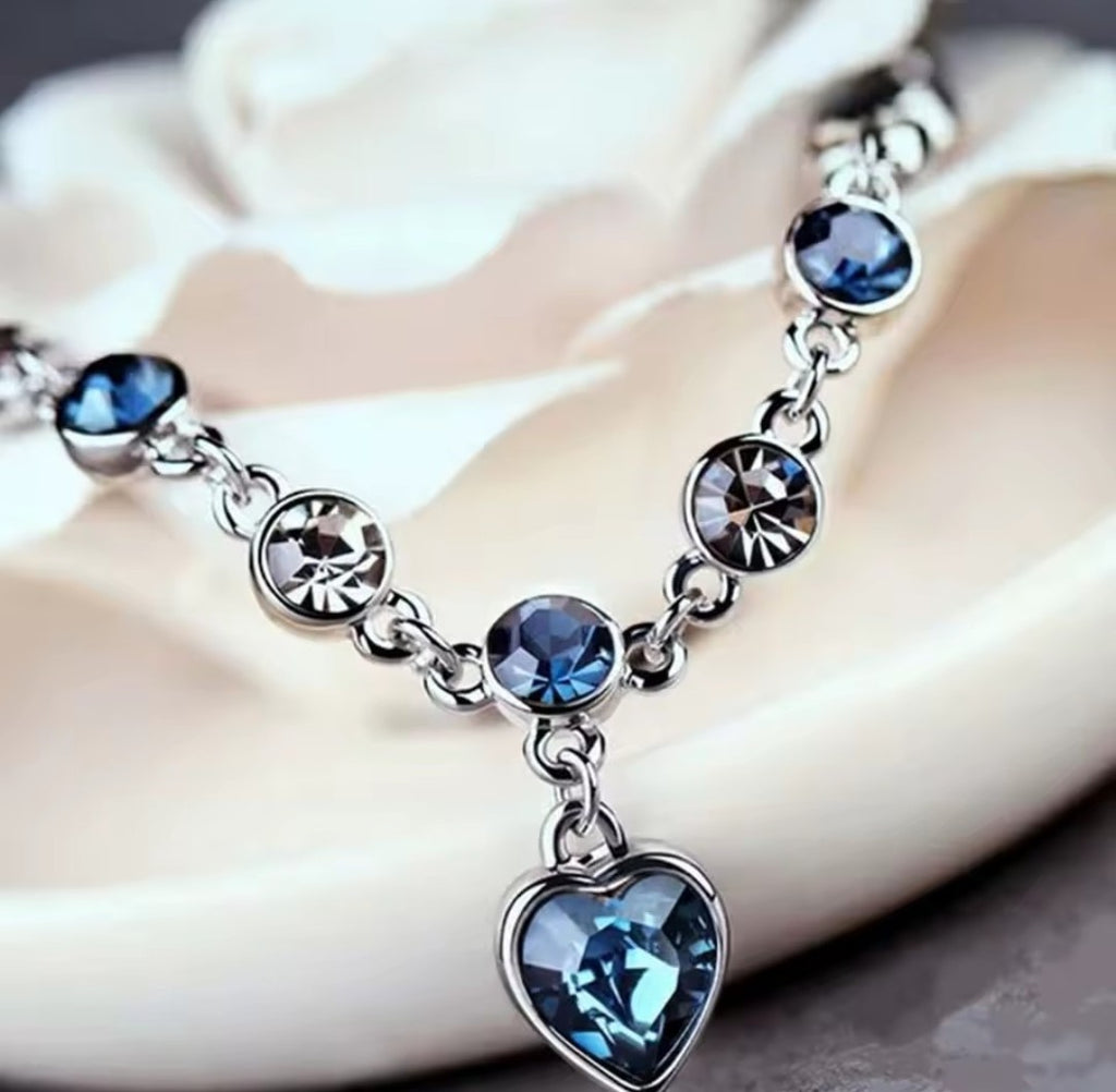 Women's bracelet